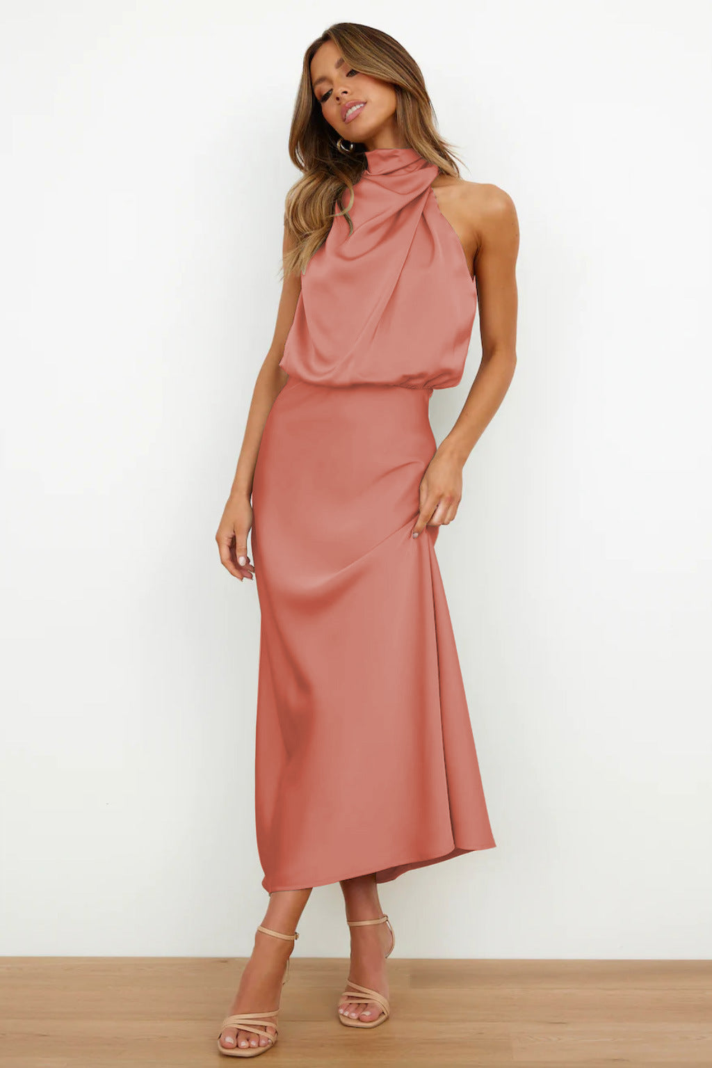 Vestido satinado femenino, cómodo y moderno