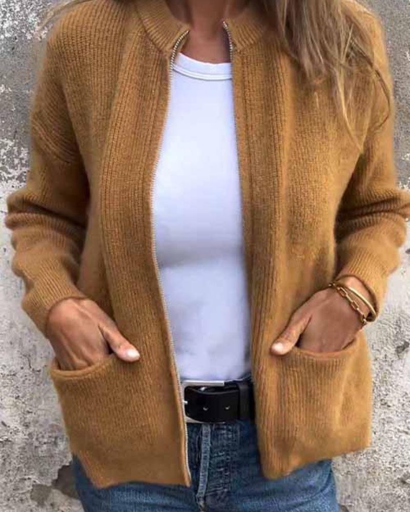Chaqueta ligera otoño mujer elegante y estilosa