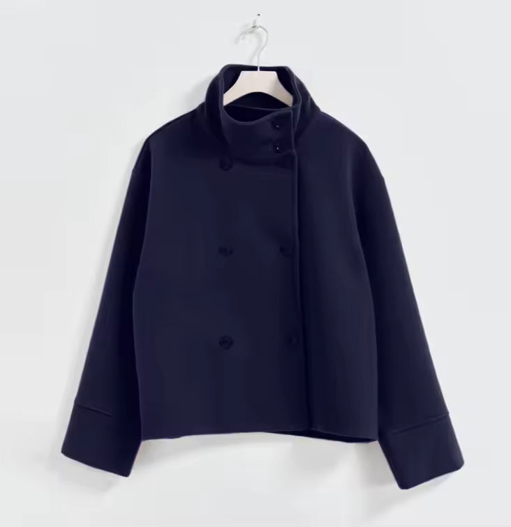 Chaqueta Corta Mujer – Con Botones de Lujo y Diseño Sofisticado