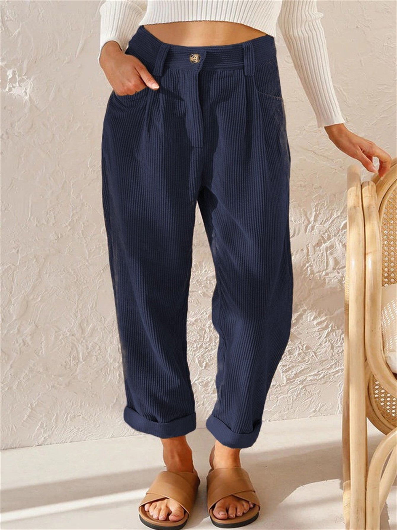 Pantalones femeninos modernos, elegantes