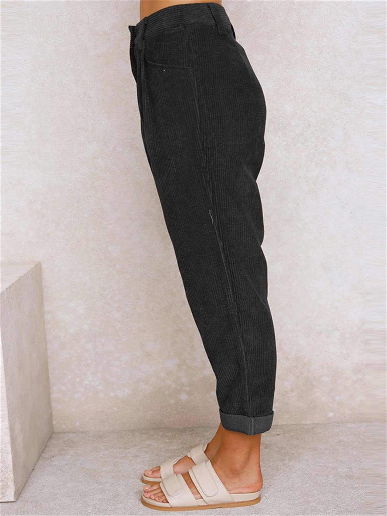 Pantalones femeninos modernos, elegantes