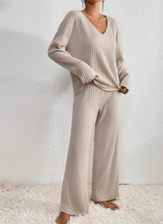 Conjunto mujer moderno, ligero y sofisticado para primavera o otoño