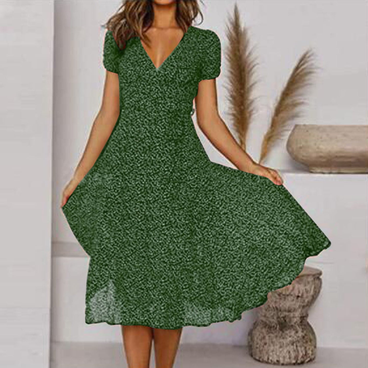 Robina | Vestido de línea A con escote en V y bajo oscilante