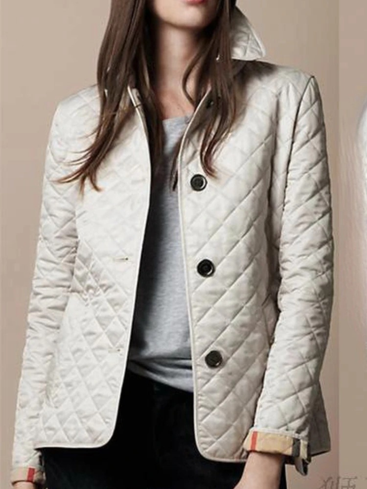 Chaqueta mujer acolchada, estilo chic y confortable para otoño