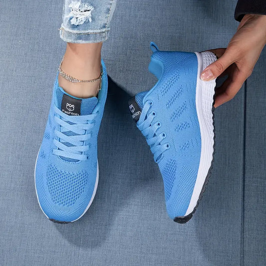 Zapatillas ligeras para mujer: transpirables y con amortiguación para hacer ejercicio físico.