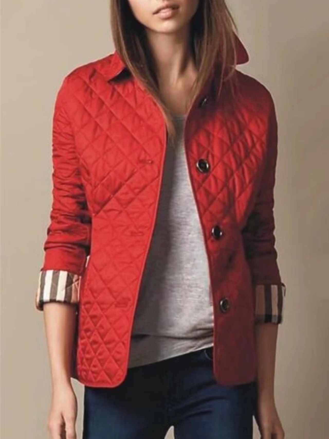 Chaqueta mujer acolchada, estilo chic y confortable para otoño