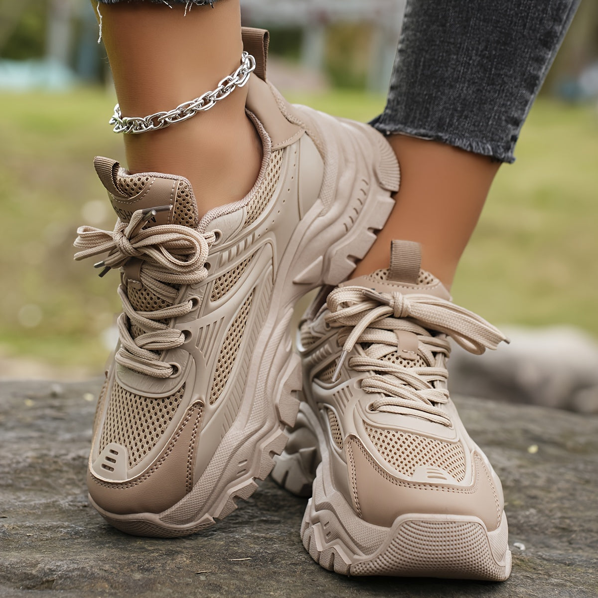 Sneakers mujer beige, cómodos y estilosos para look casual o diario