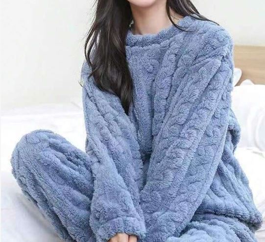 Pijama de felpa de dos piezas para mujer: cálido y suave para noches acogedoras