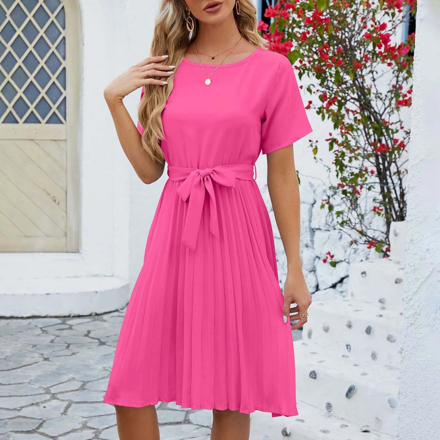 Vestido plisado mujer moderno y estiloso
