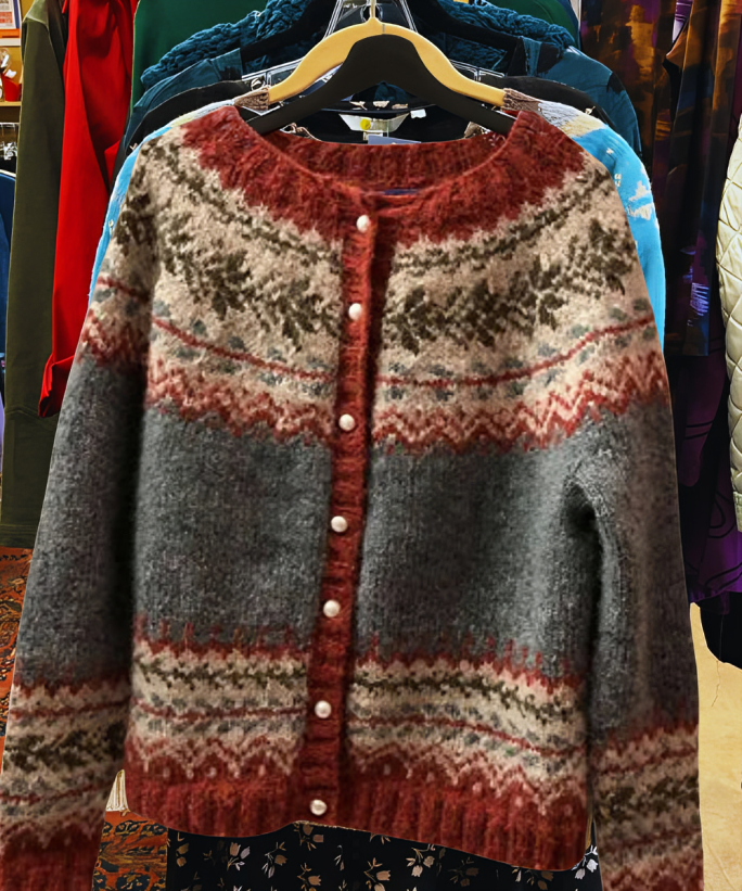 Cárdigan gris y rojo para mujer: estilo noruego y cómodo