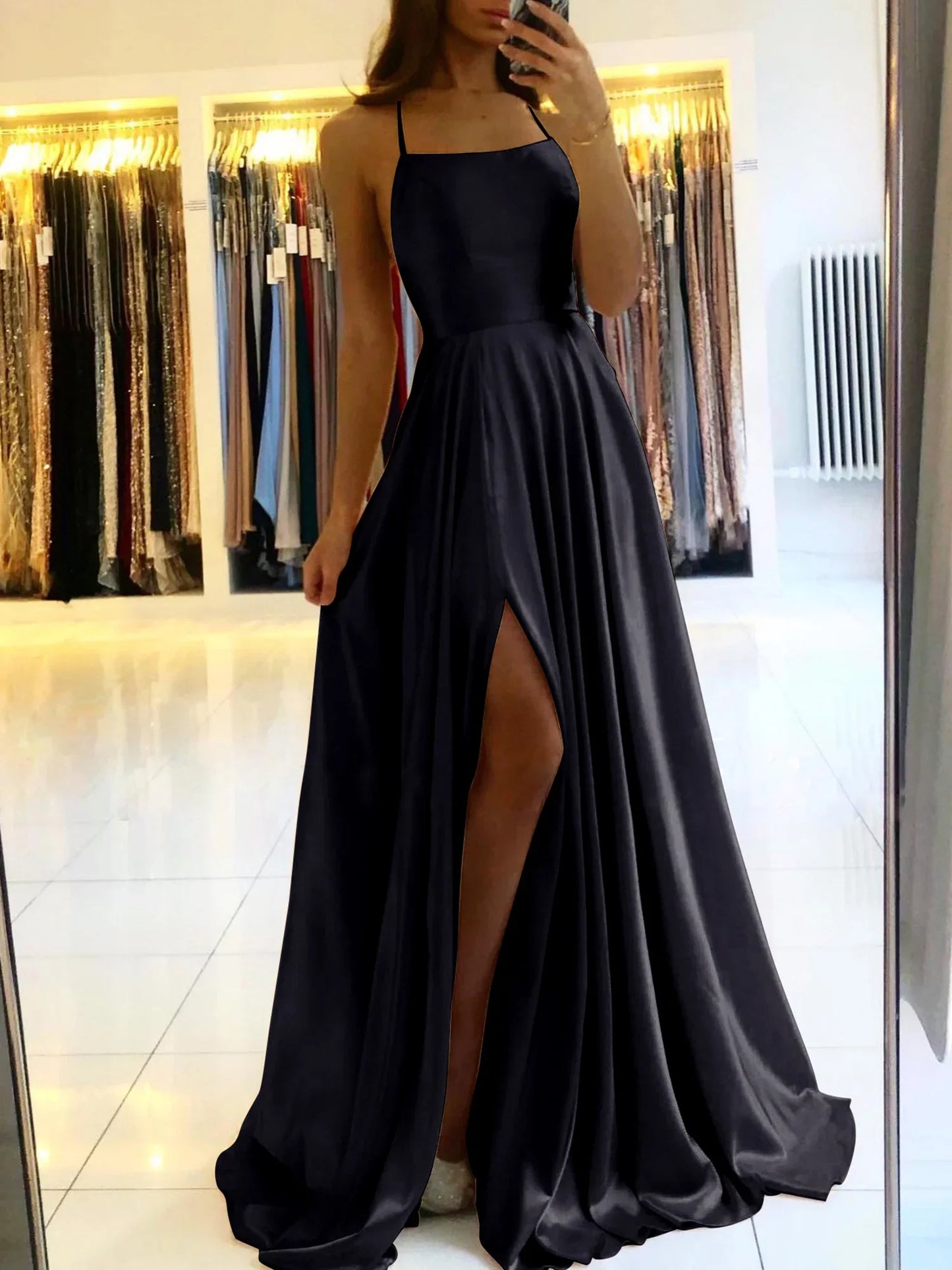 Vestido de gala maxi con slit brillante y estiloso para fiesta