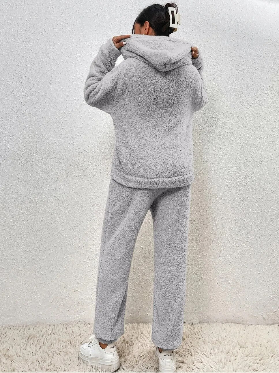 Cyne | Pijama de felpa ultra cómodo con capucha
