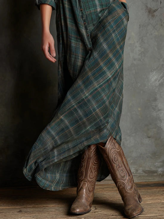 Vestido elegante largo mujer, con revers verdes y look sofisticado