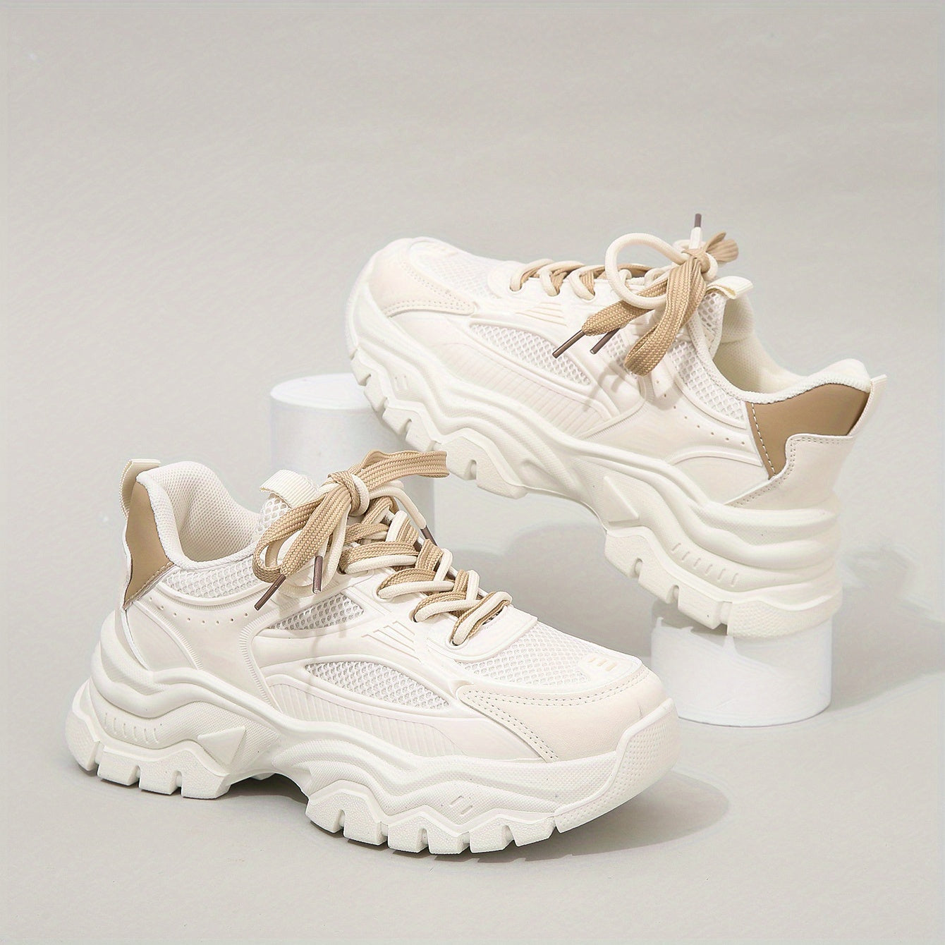 Sneakers mujer beige, cómodos y estilosos para look casual o diario