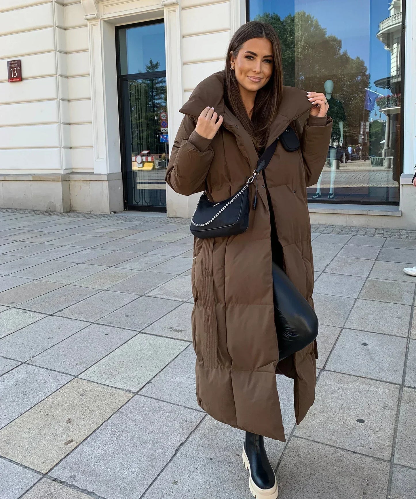 Chaqueta acolchada larga para mujer: abrigada, cómoda y elegante