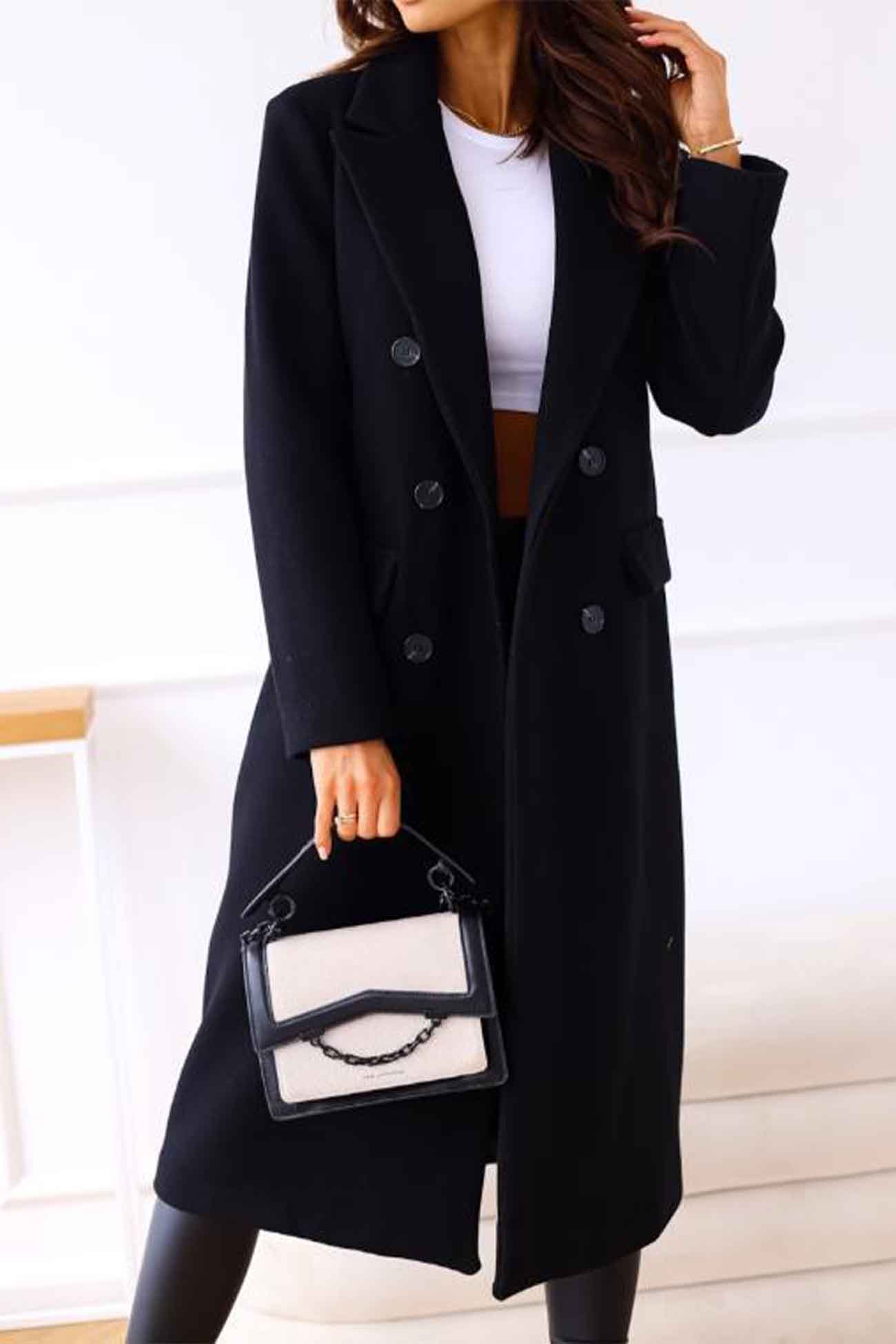 Abrigo cálido de doble botonadura para mujer: look elegante, cuello con solapa