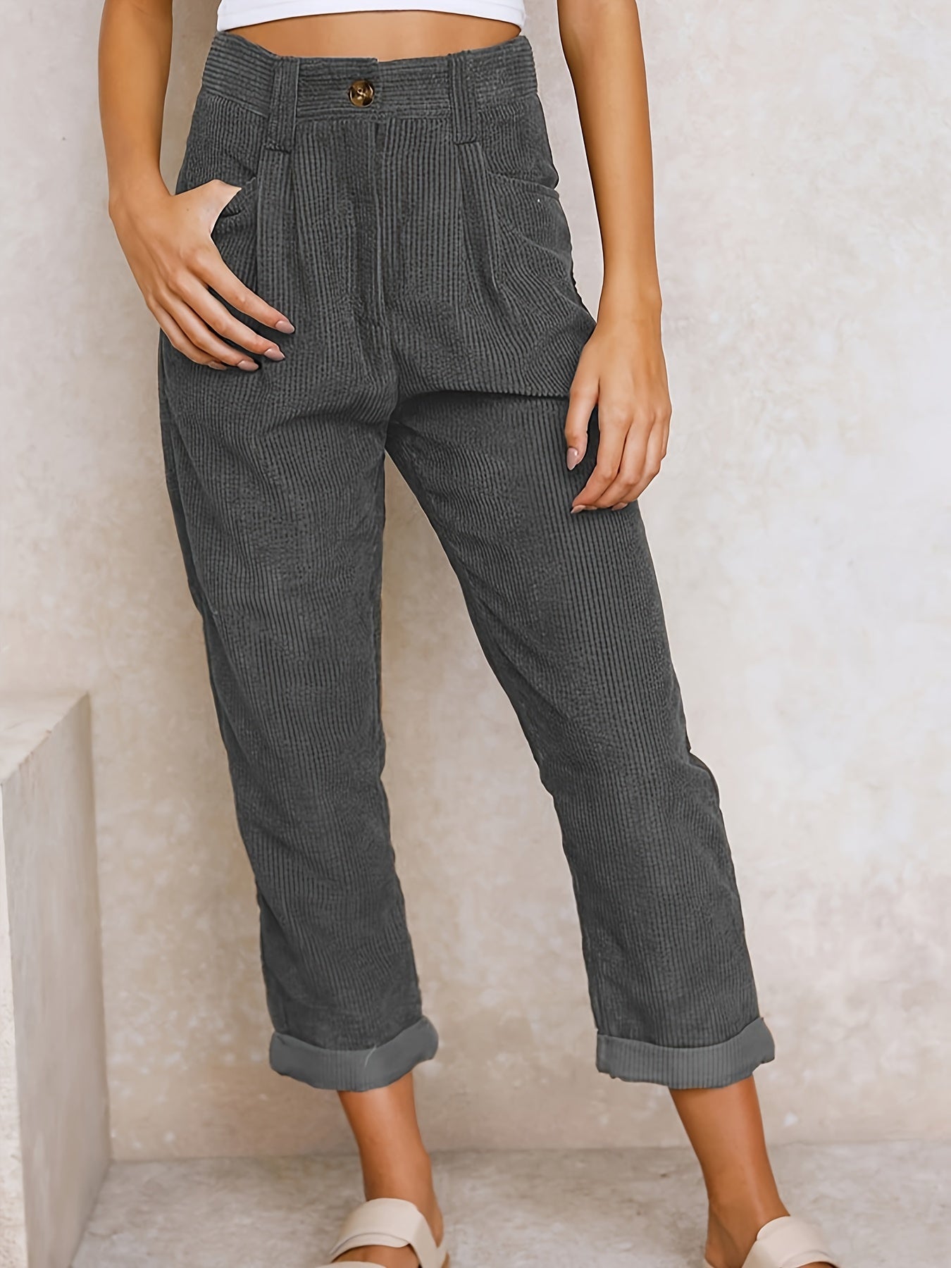 Pantalones femeninos modernos, elegantes
