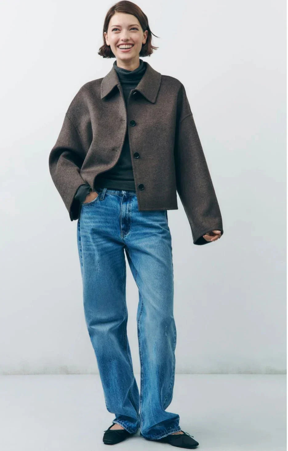 Chaqueta mujer con cierre de botones, elegante y funcional para temporada fresca