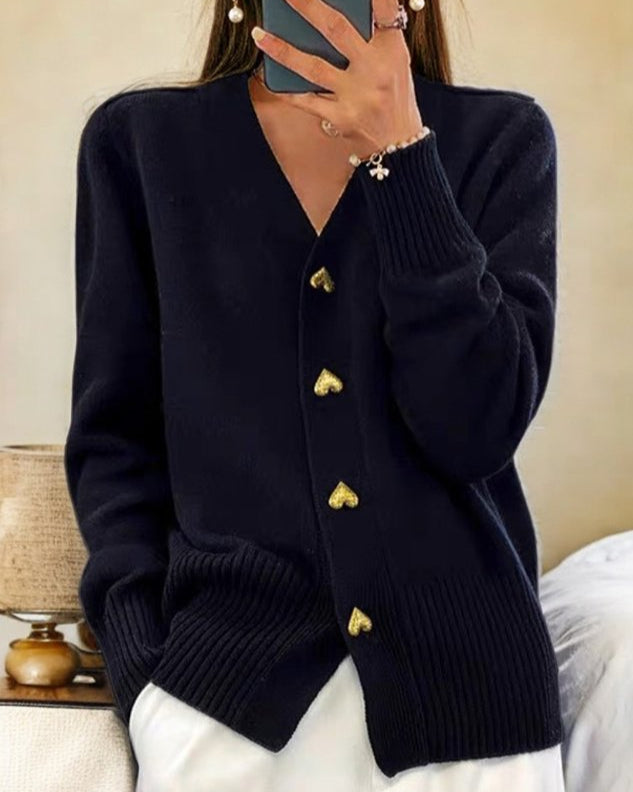 Cárdigan de Punto Suave – Estilo Femenino con Detalles de Corazón