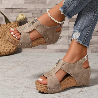 Joli | Elegantes sandalias retro con cuña y cremallera