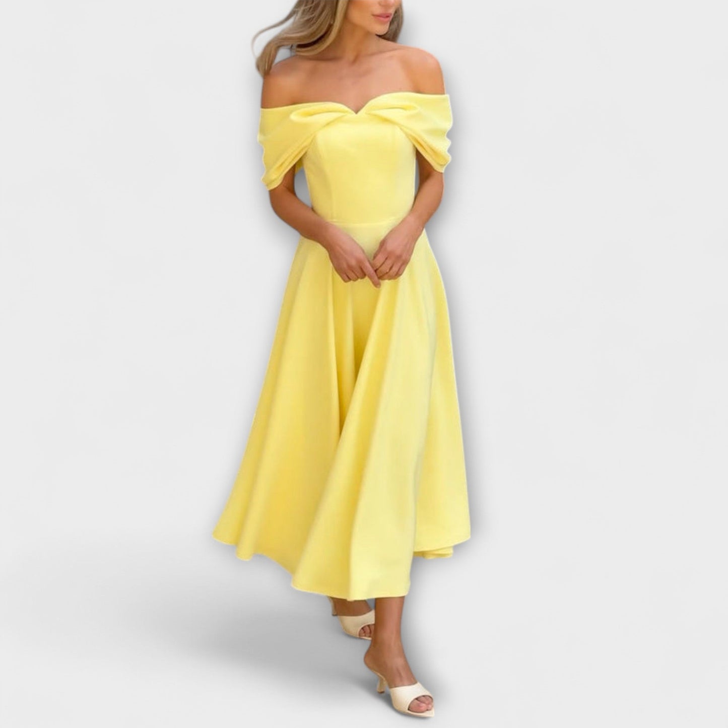 Linn | Elegante maxivestido drapeado con hombros al descubierto
