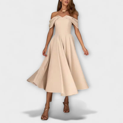 Linn | Elegante maxivestido drapeado con hombros al descubierto
