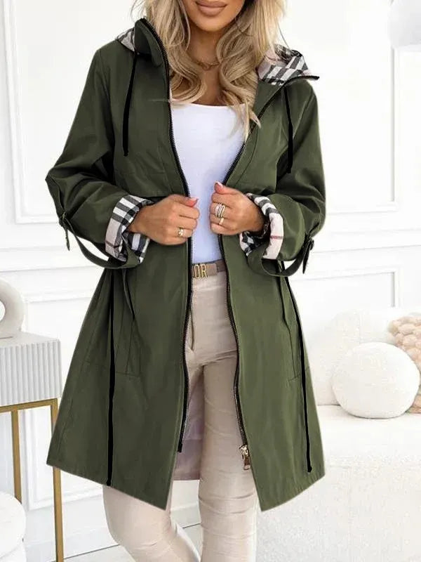 Chaqueta de Mujer Moderna – Cremallera Frontal y Corte Estilizado