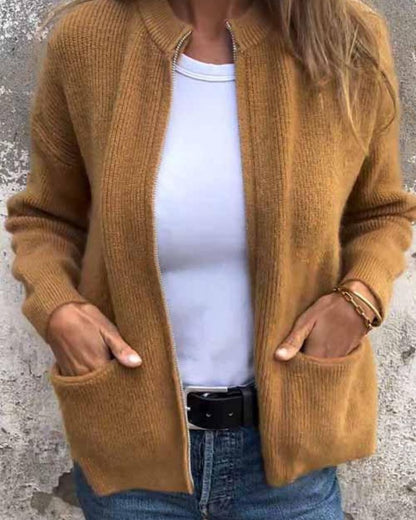 Chaqueta ligera otoño mujer elegante y estilosa