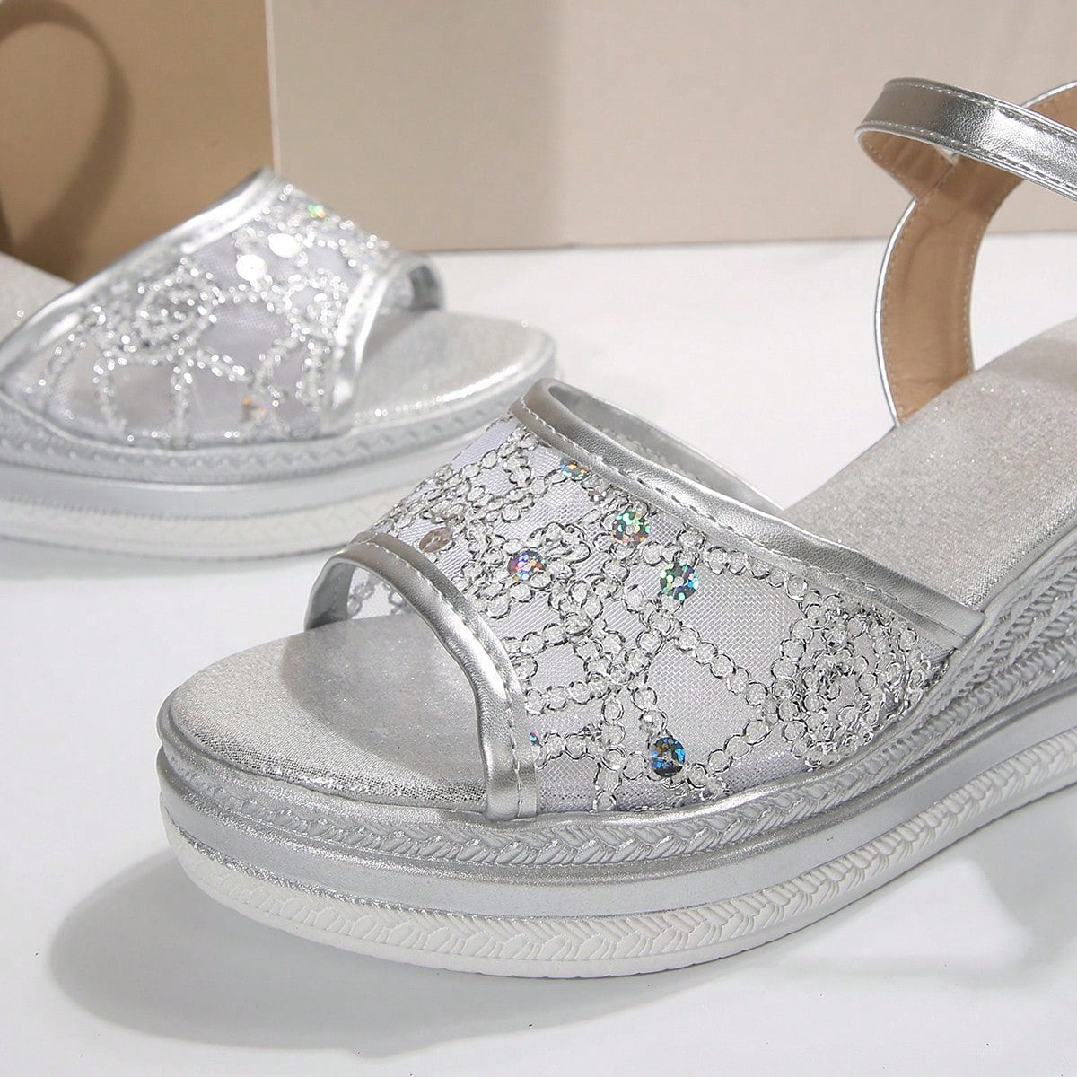 Amity | Sandalias con cuña regular