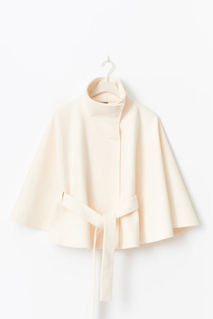 Chaqueta Mujer – Capa Fluida, Cuello Alto y Cintura Marcada para Diario