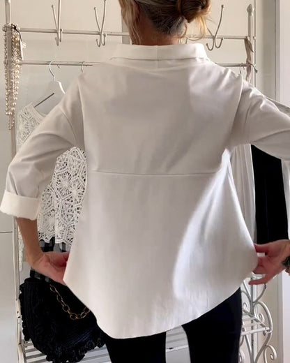 Camisa femenina elegante, ligera y versátil