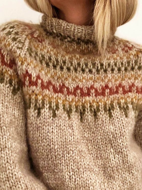 Jersey de punto para mujer en color beige: diseño escandinavo con canesú, cómodo y atemporal