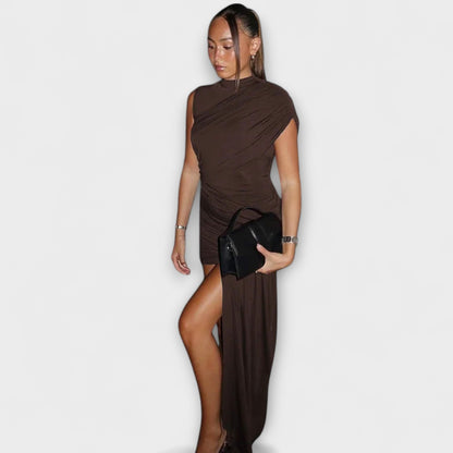 June | Elegante vestido entallado con escote redondo y pliegues