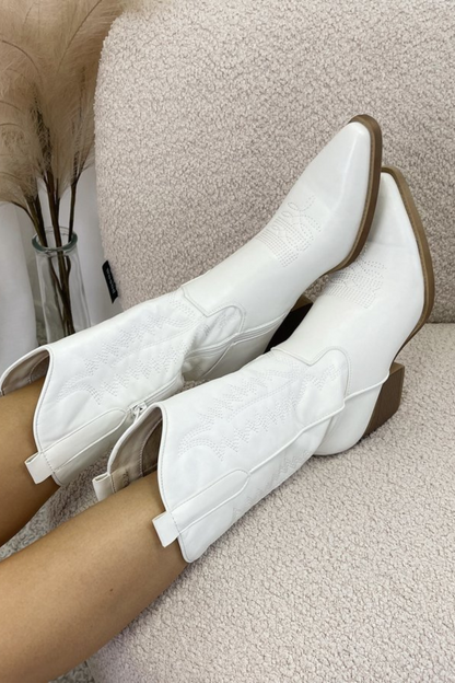 Botas de mujer elegantes, perfectas para looks veraniegos