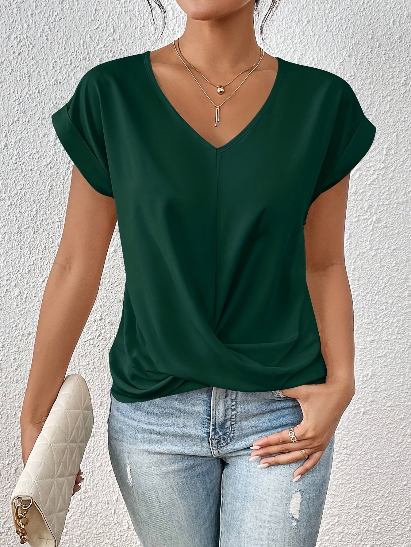 Sanne | Camiseta con cuello de pico y detalle de nudo