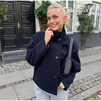 Chaqueta Corta Mujer – Con Botones de Lujo y Diseño Sofisticado