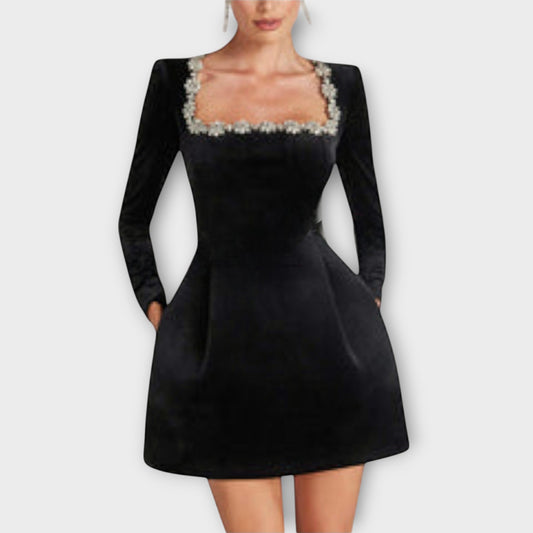 Dana | Minivestido de terciopelo con adornos joya