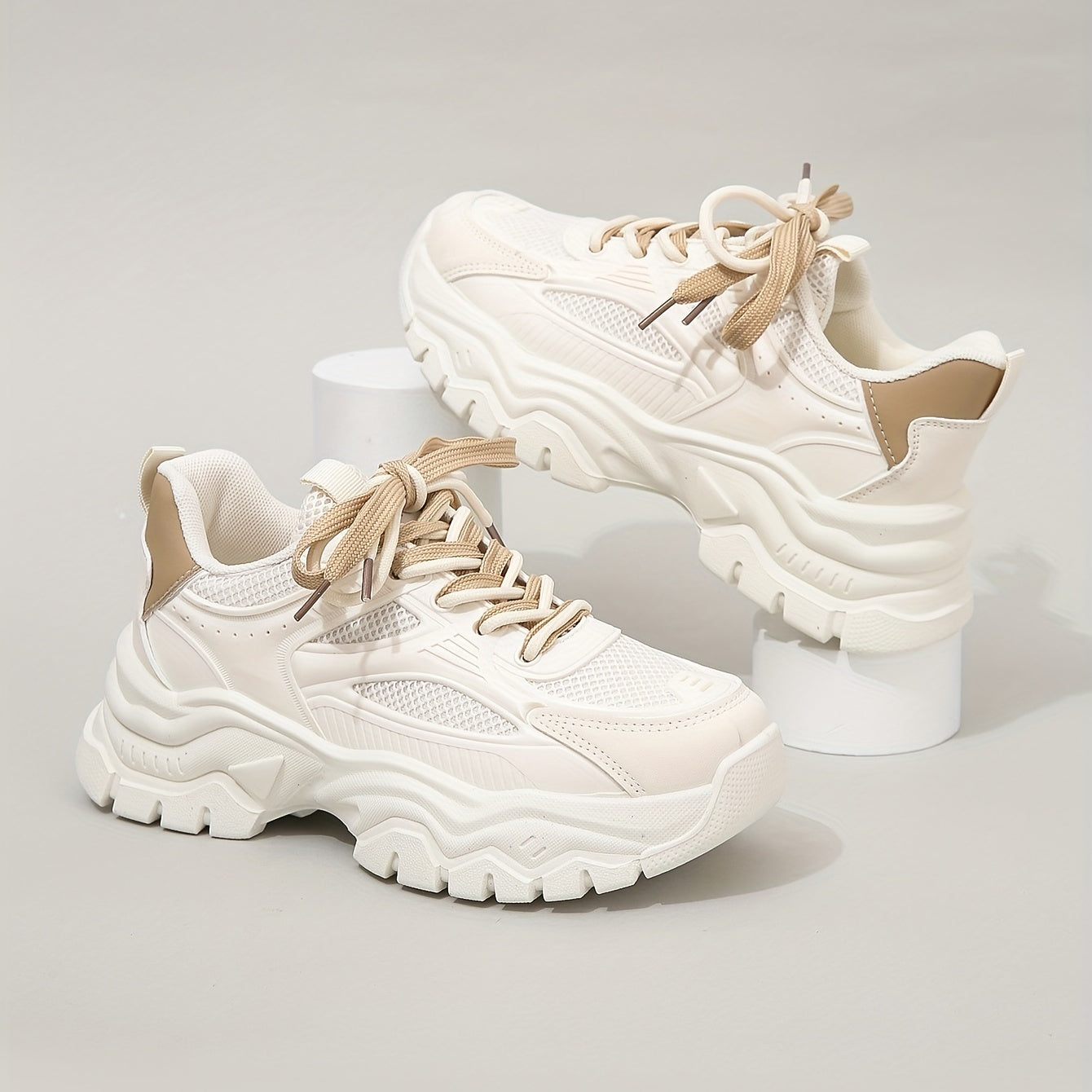 Sneakers mujer beige, cómodos y estilosos para look casual o diario