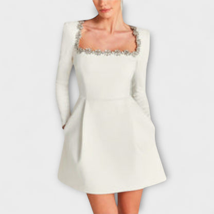 Dana | Minivestido de terciopelo con adornos joya