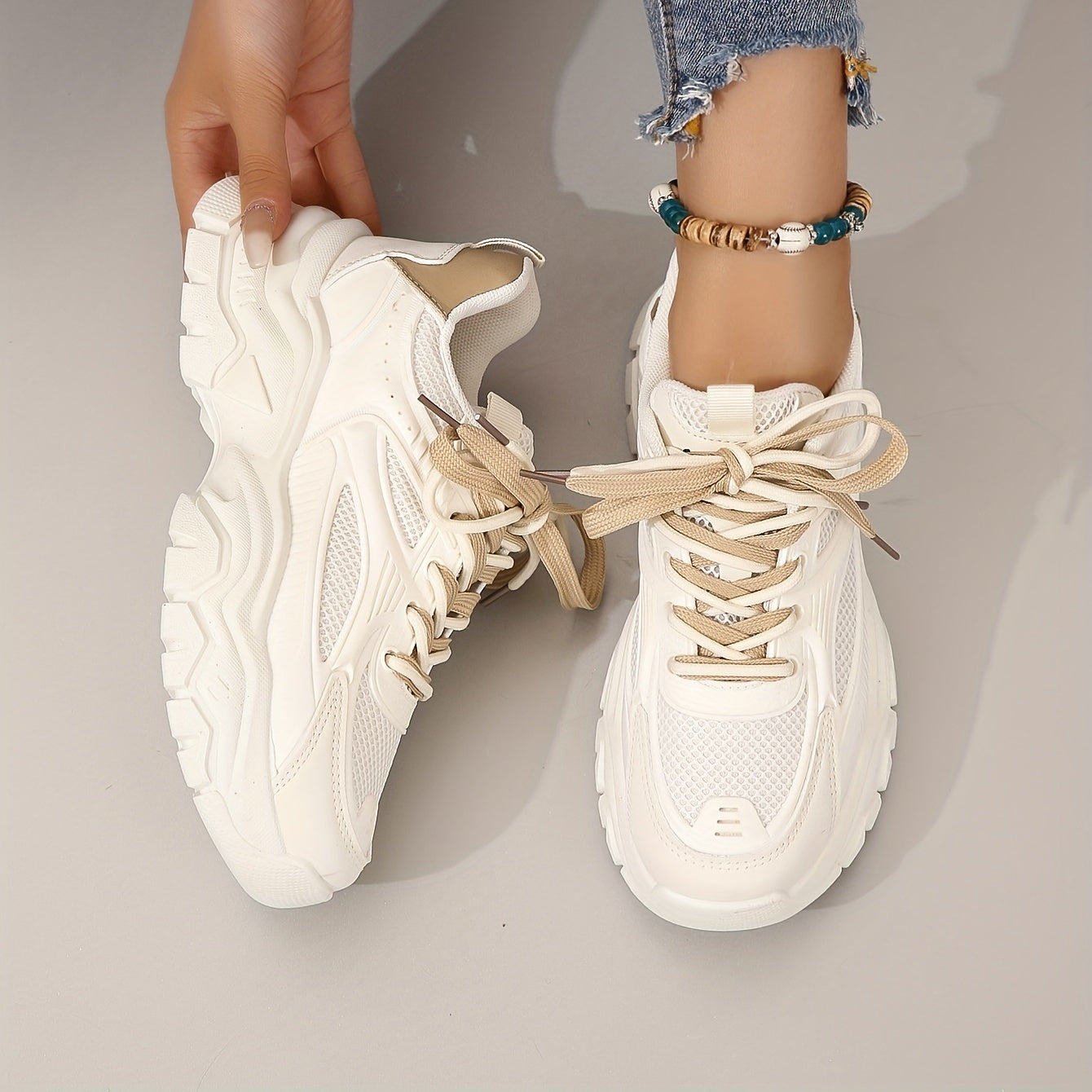 Sneakers mujer beige, cómodos y estilosos para look casual o diario