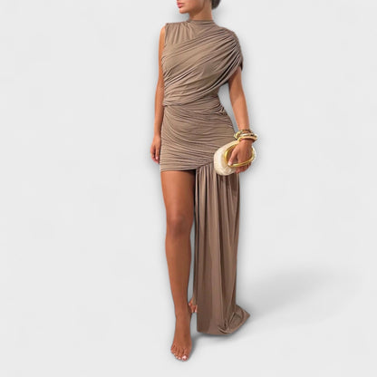 June | Elegante vestido entallado con escote redondo y pliegues