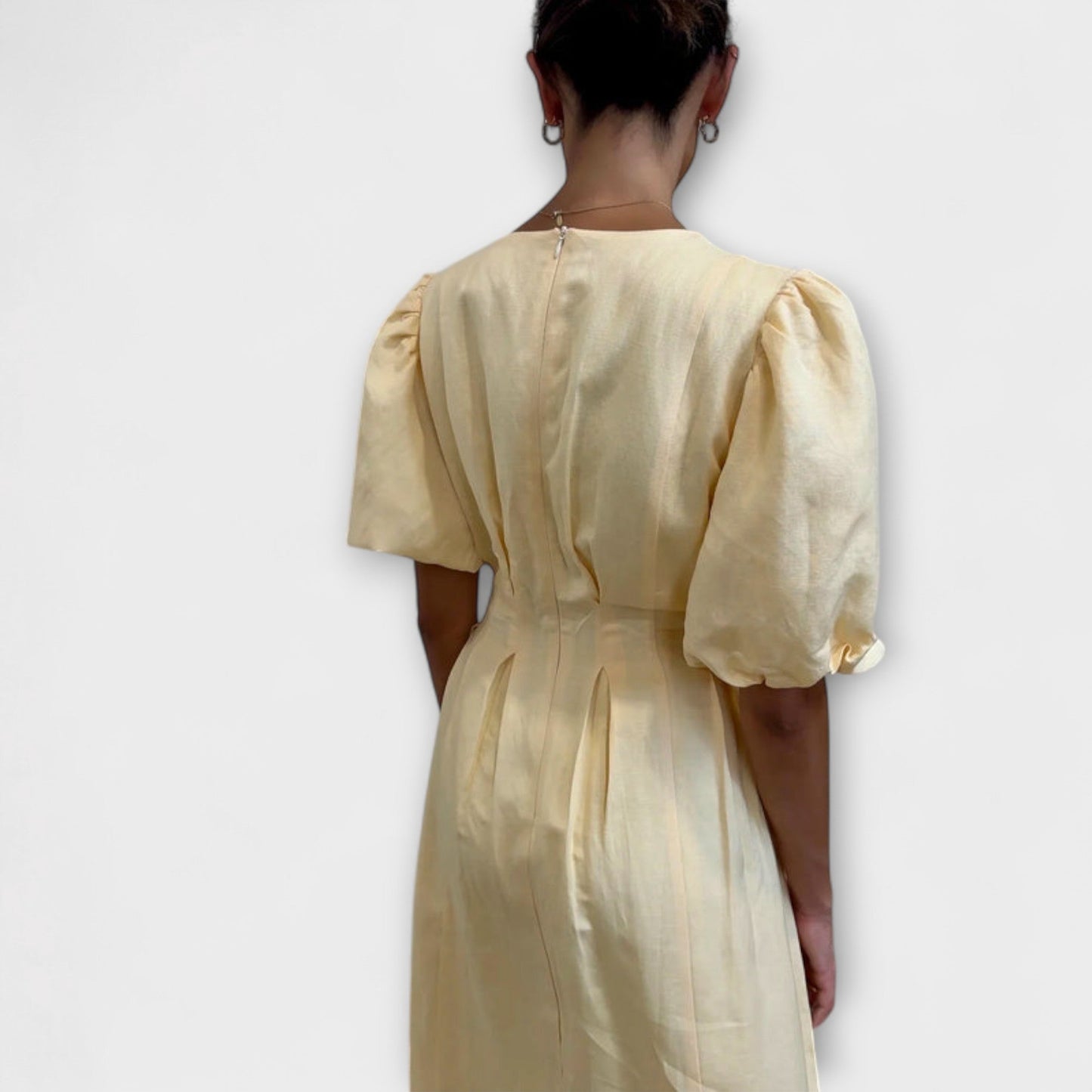 Davina | Maxi vestido amarillo mantequilla de diseño vaporoso