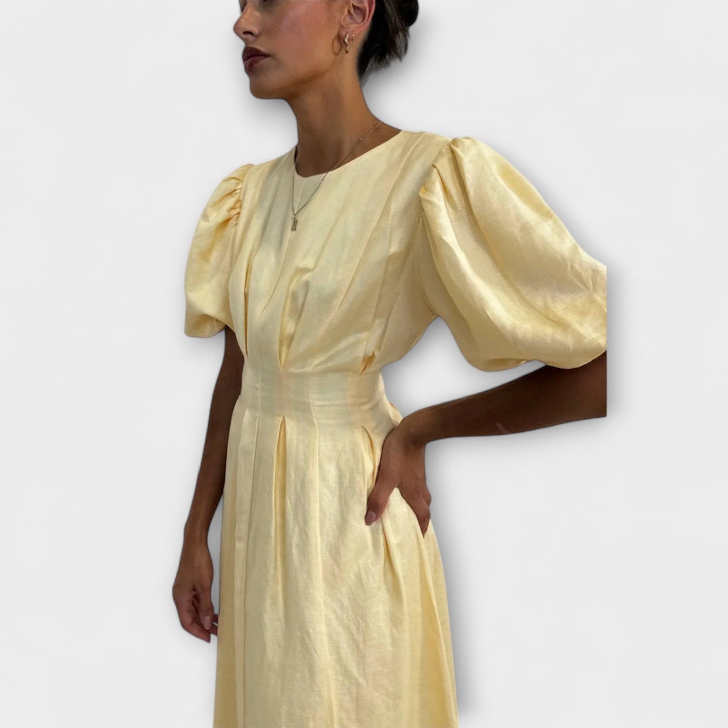 Davina | Maxi vestido amarillo mantequilla de diseño vaporoso