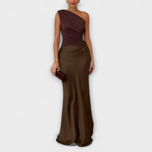 Lily | Elegante maxivestido plisado de un hombro