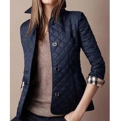 Chaqueta de invierno con costuras acolchadas y estilo chic