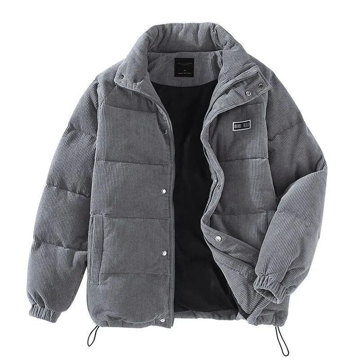 Cazadora hombre estilo otoño con capucha elegante y casual