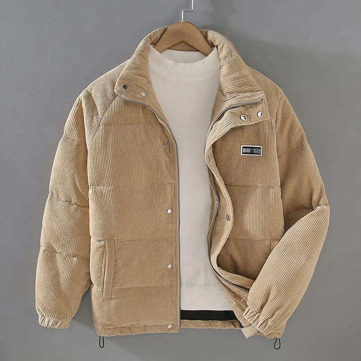 Cazadora hombre estilo otoño con capucha elegante y casual