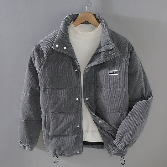 Cazadora hombre estilo otoño con capucha elegante y casual