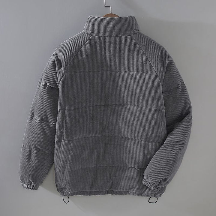 Cazadora hombre estilo otoño con capucha elegante y casual