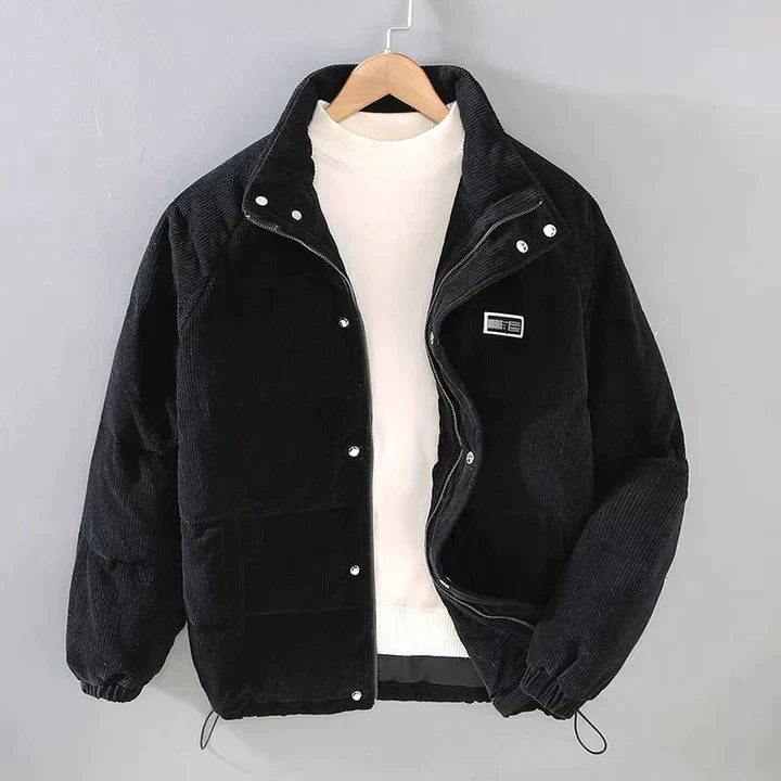 Cazadora hombre estilo otoño con capucha elegante y casual